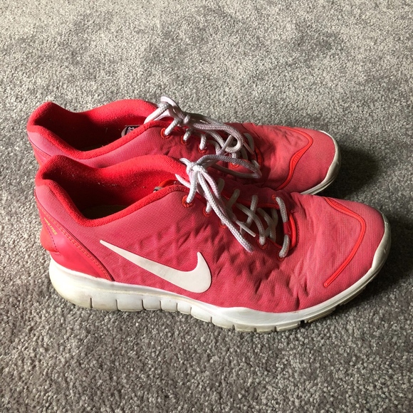 Nike Shoes - Nike Free Run TR Fit Tennis Shoes